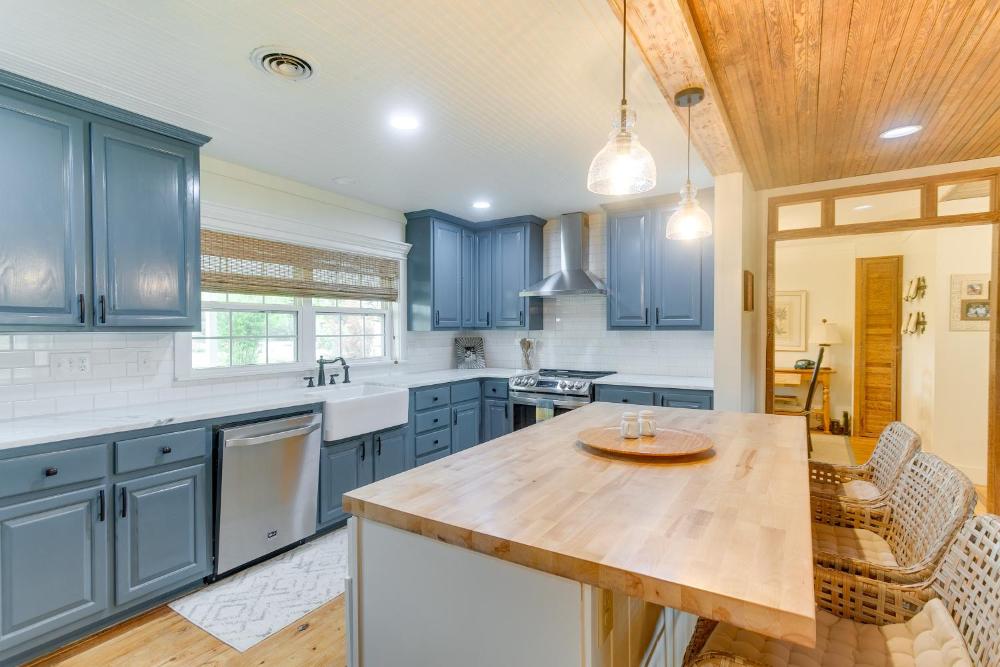Beautiful Georgia Farmhouse Rental with Patio